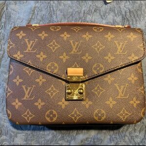 Louis Vuitton Pochette Metis